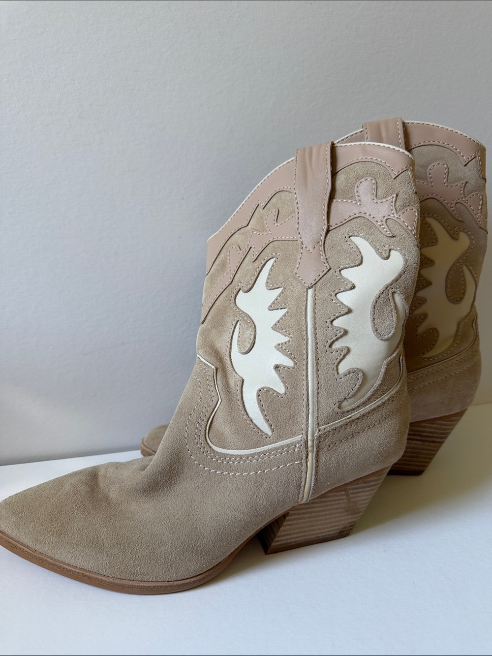 Dolce vita Suede Western cowboy boots low profile size 7.5
